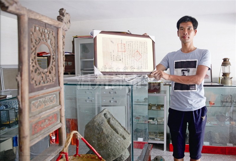 乐清南塘有个“草根收藏家” 14年收4000余件藏品
