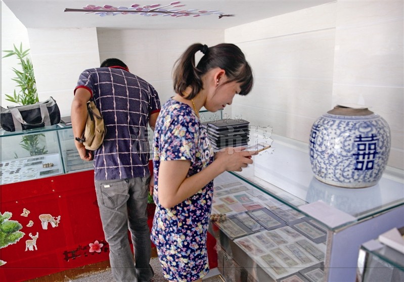 乐清南塘有个“草根收藏家” 14年收4000余件藏品